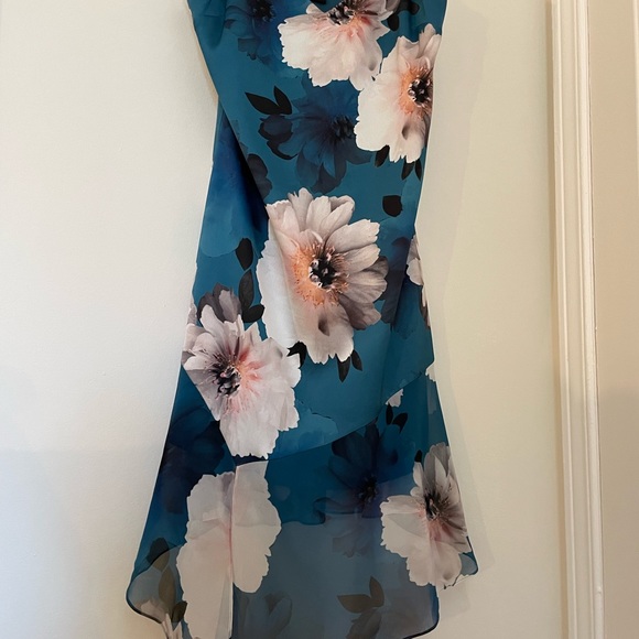 Floral satin Marciano Dress - Picture 2 of 5